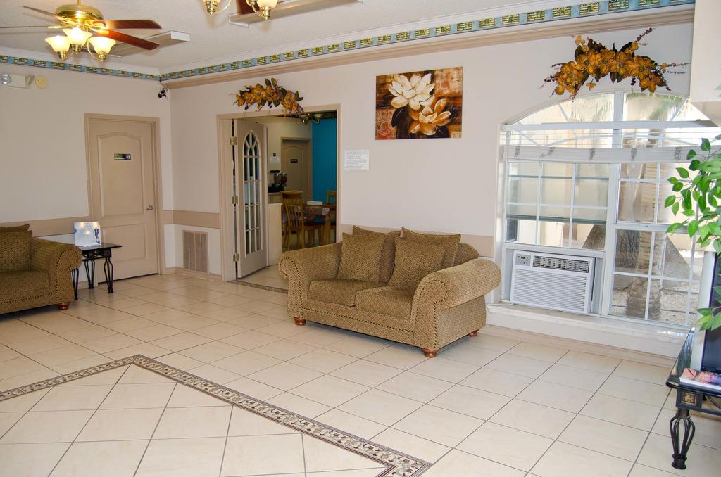 אדינבורג Texas Inn And Suites City Center At University Dr. מראה חיצוני תמונה