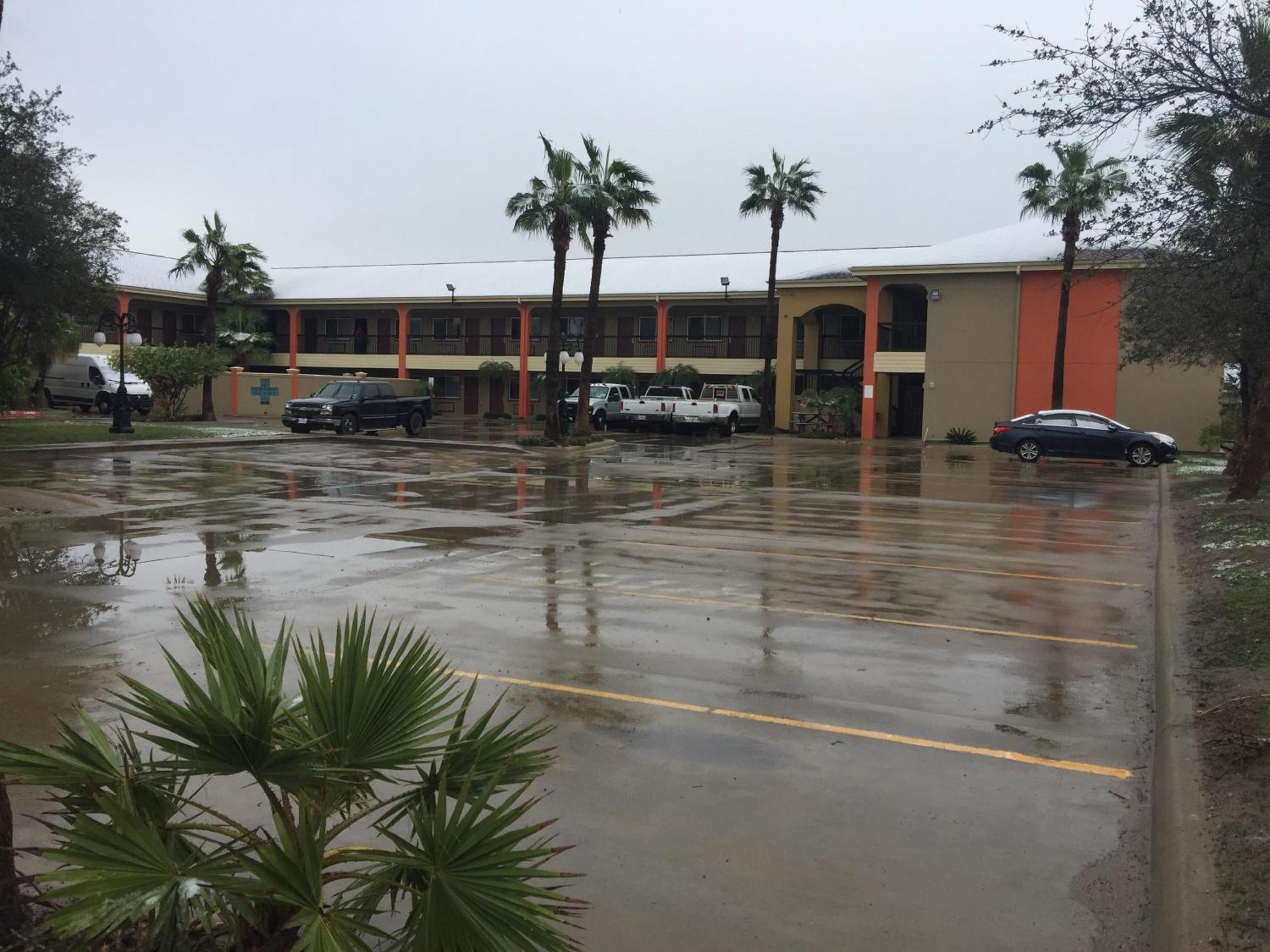 אדינבורג Texas Inn And Suites City Center At University Dr. מראה חיצוני תמונה