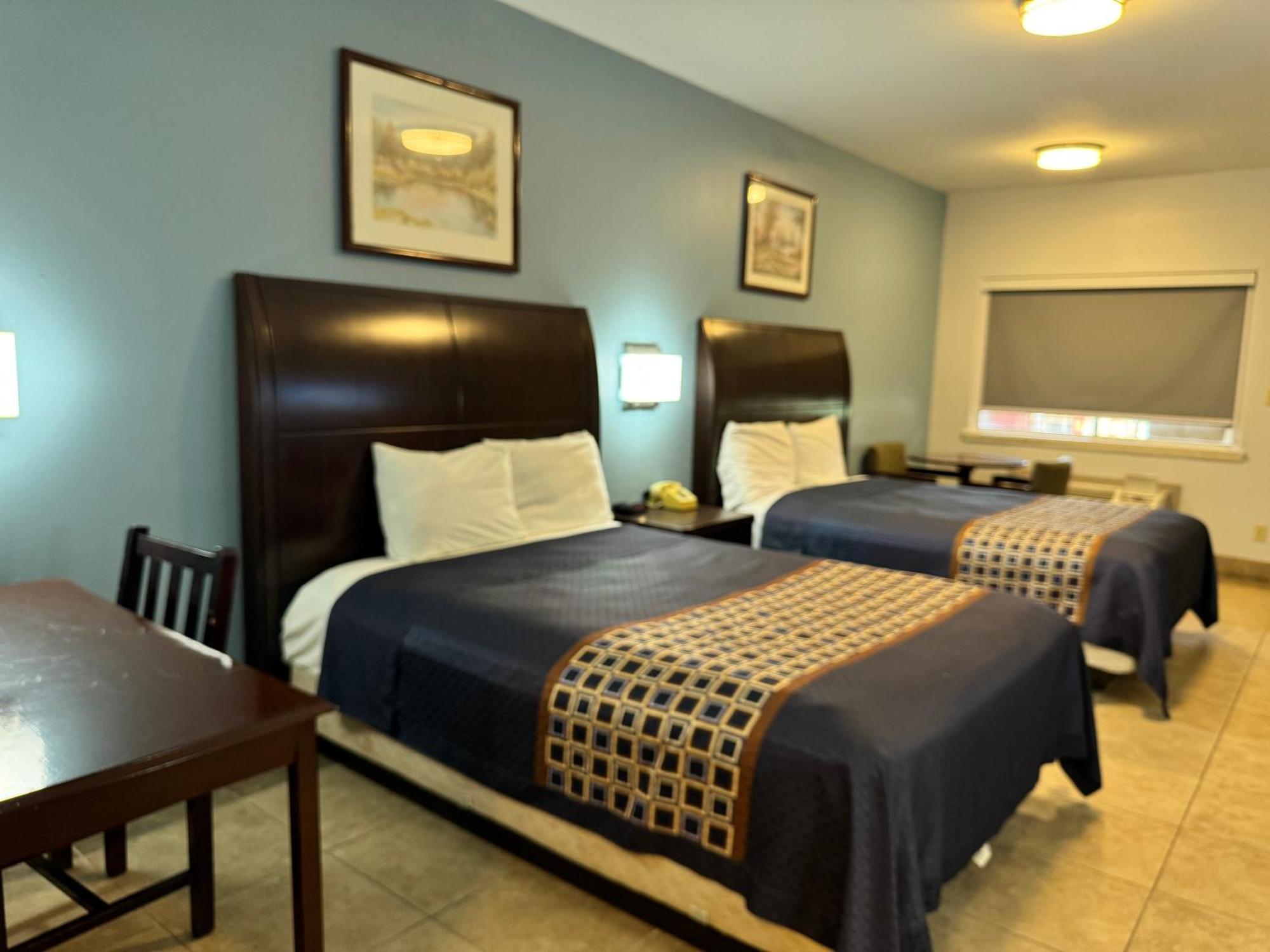 אדינבורג Texas Inn And Suites City Center At University Dr. מראה חיצוני תמונה