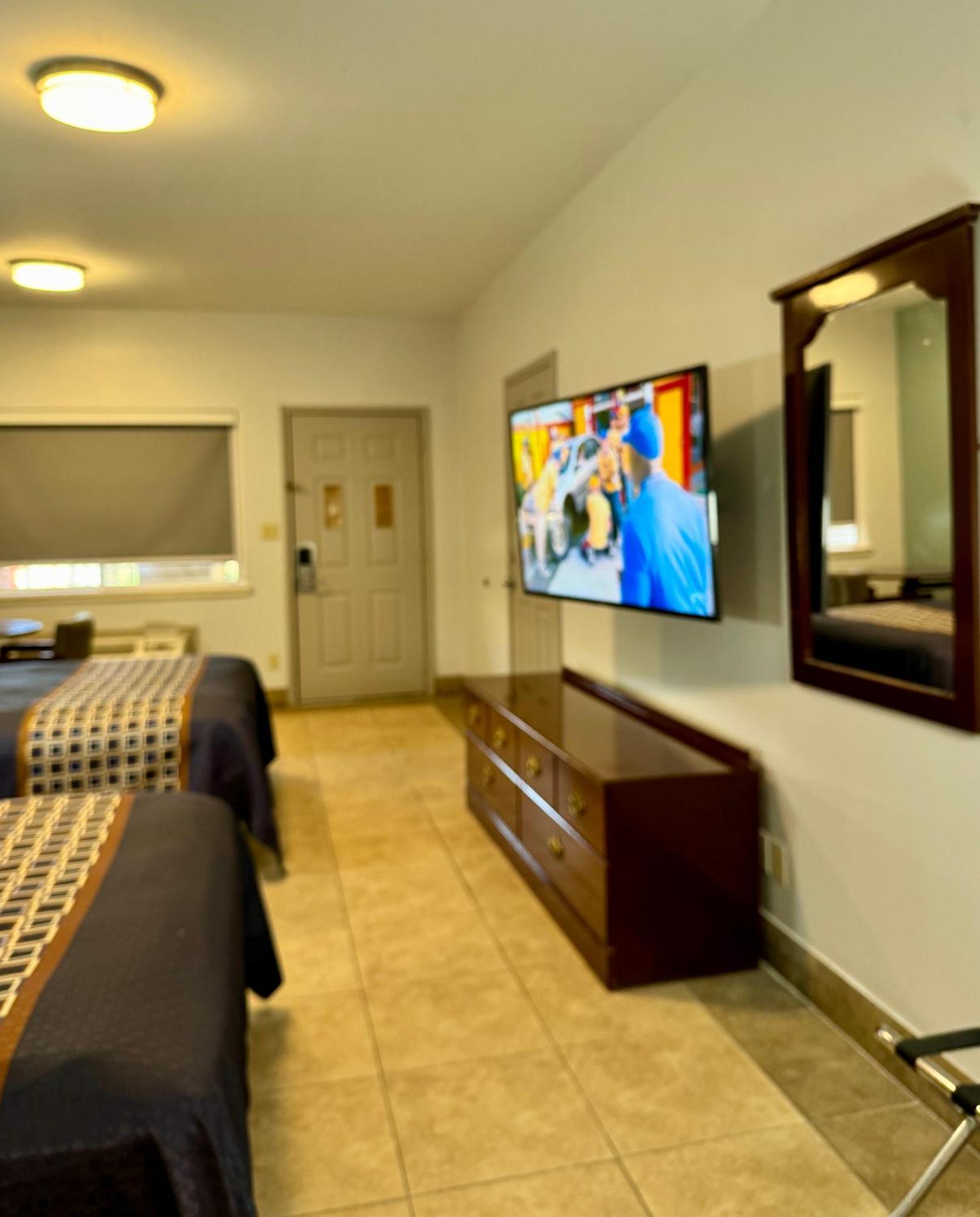 אדינבורג Texas Inn And Suites City Center At University Dr. מראה חיצוני תמונה