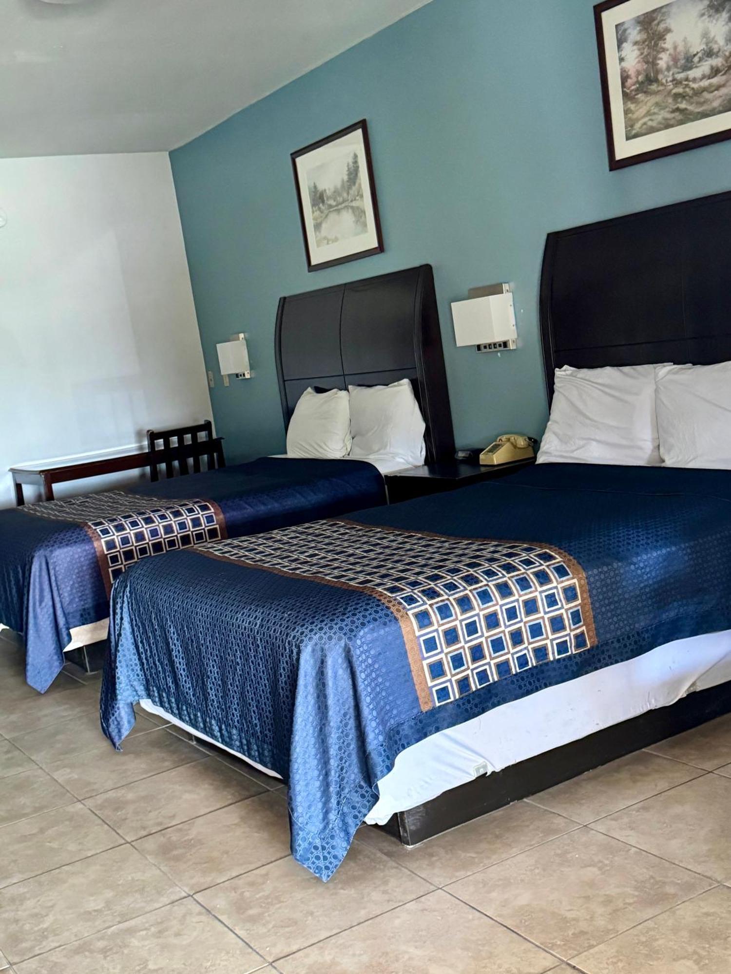 אדינבורג Texas Inn And Suites City Center At University Dr. מראה חיצוני תמונה