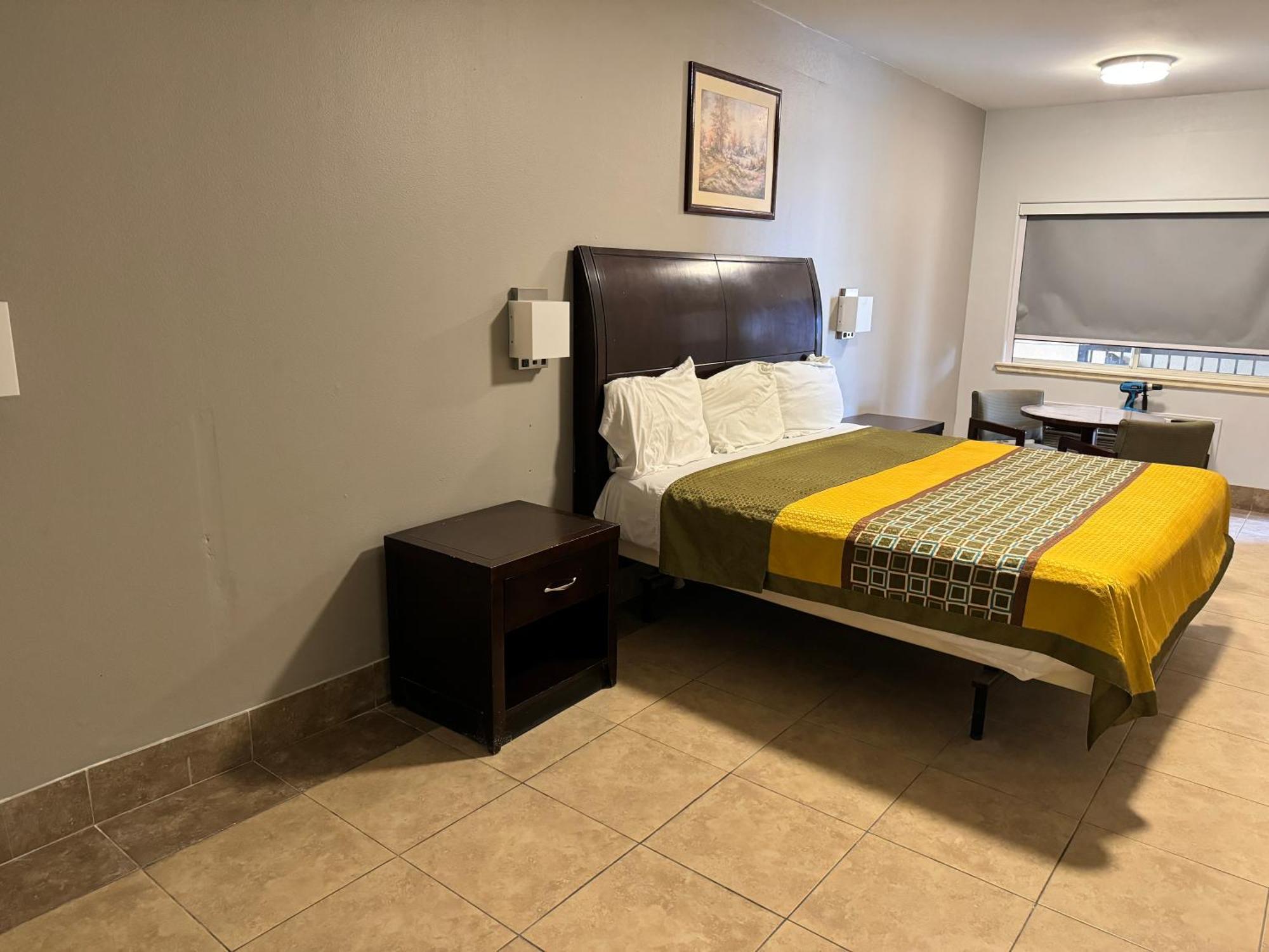 אדינבורג Texas Inn And Suites City Center At University Dr. מראה חיצוני תמונה