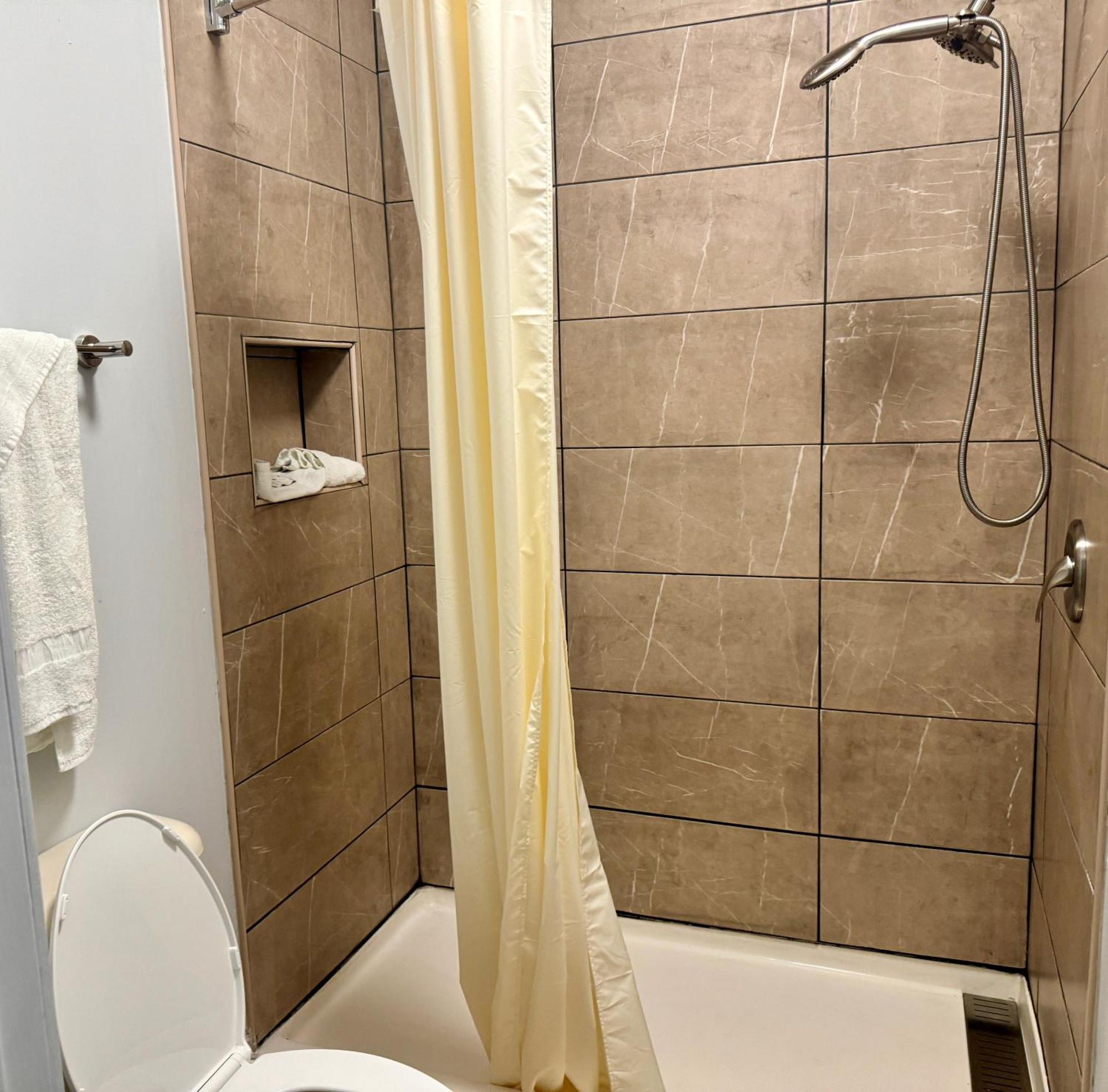 אדינבורג Texas Inn And Suites City Center At University Dr. מראה חיצוני תמונה