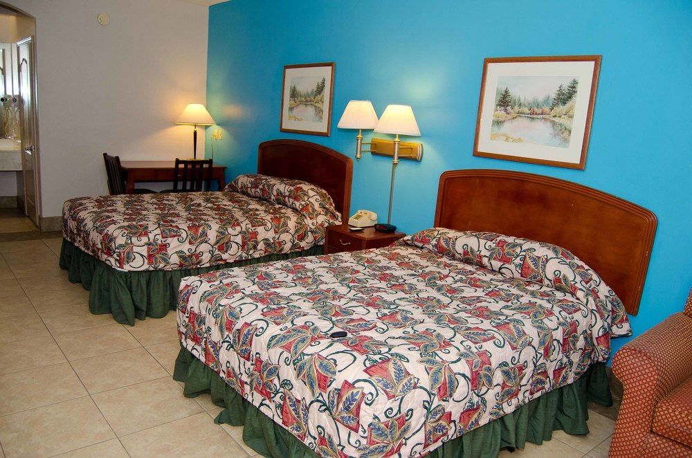 אדינבורג Texas Inn And Suites City Center At University Dr. מראה חיצוני תמונה