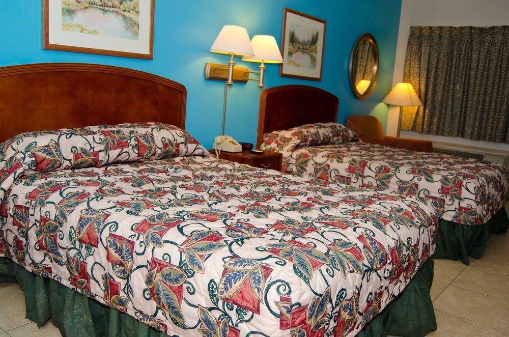 אדינבורג Texas Inn And Suites City Center At University Dr. מראה חיצוני תמונה