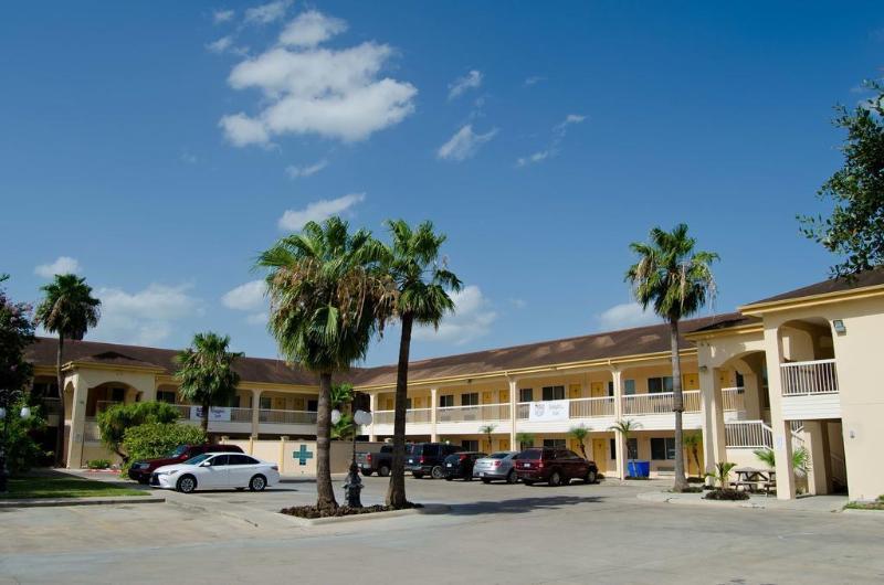 אדינבורג Texas Inn And Suites City Center At University Dr. מראה חיצוני תמונה